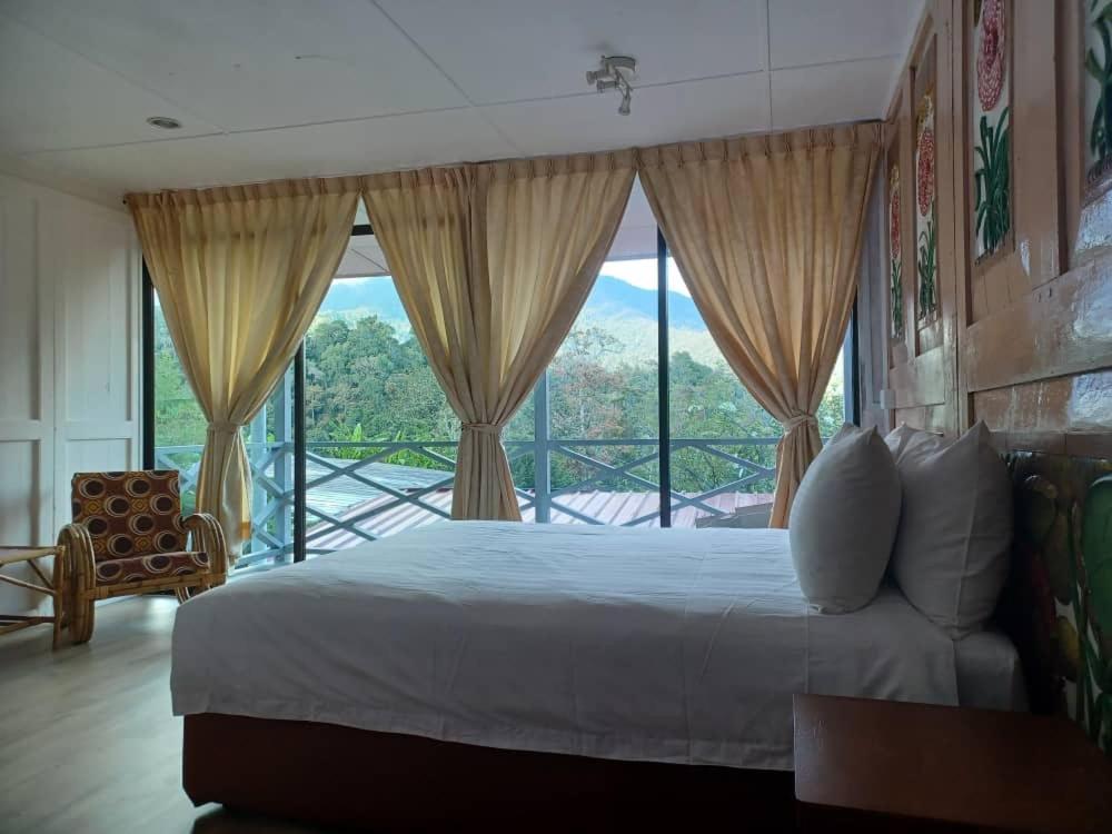 Mile 36 Lodge Kundasang Экстерьер фото