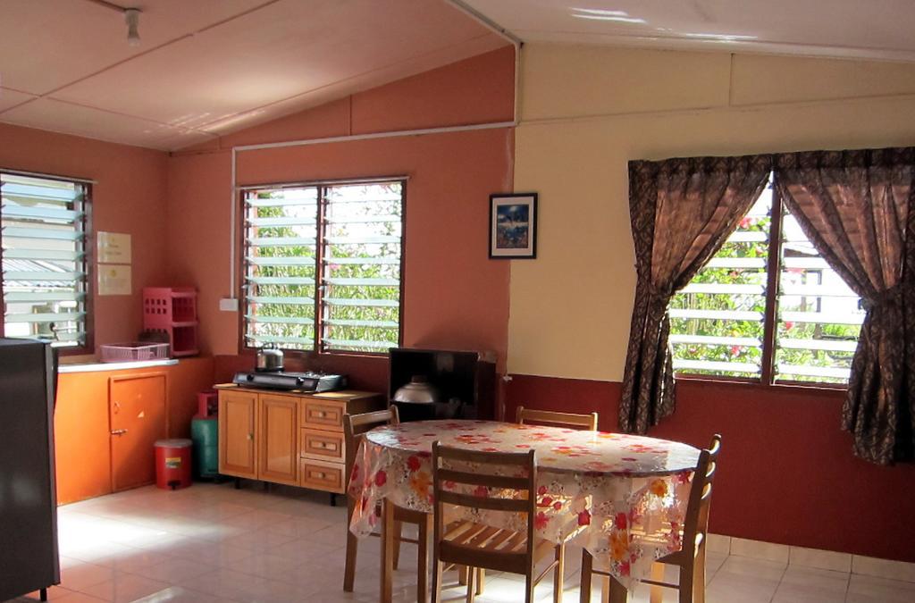 Mile 36 Lodge Kundasang Экстерьер фото